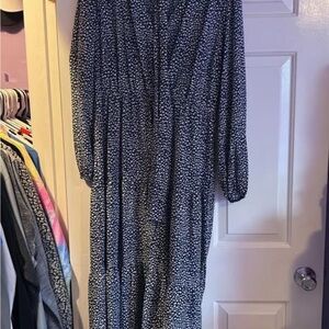 Elegant Blueand White Patterned Dress